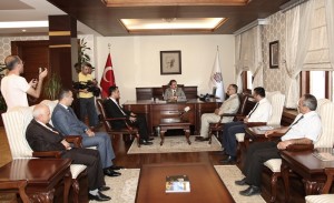 MHP Çorum Valisi Sabri Başköy'ü ziyaret (2)