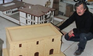 (ÖZEL HABER) KKTC'YE M?N?ATÜRK'ÜN KARDE?? GEL?YOR KKTC'DE OSMANLI, B?ZANS VE ROMA DÖNEM?NE A?T TAR?H? ESERLER?N SERG?LENECE?? M?N? B?R AÇIK HAVA MÜZES? KURULMASI ÇALI?MA BA?LATILDI M?N?AKIBRIS B?N YILLIK B?R GEÇM??E SAH?P OLAN PANAG?A K?L?SES? ETRAFINA KURULACAK M?N?AKIBRIS?TA SERG?LENECEK ESERLER ÇORUM?DA HAZIRLANIYOR HEYKELTRA? U?UR ÖZ?ENGÜL; ?KIBRIS?TA ?LK OLAN PROJEY? YAPMAKTAN DOLAYI GURURLUYUZ?