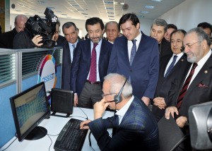 ÇORUM'DA ÇA?RI MERKEZ?N?N AÇILI?INI BAKAN ELVAN YAPTI ULA?TIRMA DEN?ZC?L?K VE HABERLE?ME BAKANI LÜTF? ELVAN: ?TÜRK?YE'DE ÇA?RI MERKEZLER?N?N EKONOM?YE KATKISI 1,6 M?LYAR TL? ?81 ?L?M?ZDE ÇA?RI MERKEZ? OLMASINI HEDEFL?YORUZ, D??ER ?LLER?M?ZDE DE YO?UN B?R ?EK?LDE ÇA?RI MERKEZLER? AÇMAYA DEVAM EDECE??Z? ?TÜRK?YE GEL??T?KÇE BÜYÜDÜKÇE VE KALKINDIKÇA BU MERKEZLER?N SAYISI HIZLA ARTACAK?