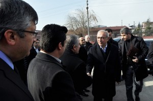 ÇORUM'DA ÇA?RI MERKEZ?N?N AÇILI?INI BAKAN ELVAN YAPTI ULA?TIRMA DEN?ZC?L?K VE HABERLE?ME BAKANI LÜTF? ELVAN: ?TÜRK?YE'DE ÇA?RI MERKEZLER?N?N EKONOM?YE KATKISI 1,6 M?LYAR TL? ?81 ?L?M?ZDE ÇA?RI MERKEZ? OLMASINI HEDEFL?YORUZ, D??ER ?LLER?M?ZDE DE YO?UN B?R ?EK?LDE ÇA?RI MERKEZLER? AÇMAYA DEVAM EDECE??Z? ?TÜRK?YE GEL??T?KÇE BÜYÜDÜKÇE VE KALKINDIKÇA BU MERKEZLER?N SAYISI HIZLA ARTACAK?