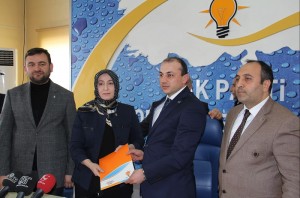 FATMA ÇÖPÜR, AK PART??DEN ADAYLI?INI AÇIKLADI E??T?MC? FATMA ÇÖPÜR; ?ÇORUM?A H?ZMET ETMEK ?Ç?N ADAYIM?