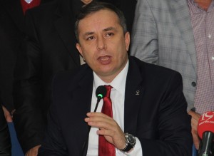 CEYLAN, M?LLETVEK?LL??? ADAYLI?INI AÇIKLADI AK PART? ÇORUM M?LLETVEK?L? ADAY ADAYI AHMET SAM? CEYLAN; ?YEN? TÜRK?YLE ÖZGÜRLÜ?ÜN VE KARDE?L???N TÜRK?YE?S? OLACAK? ?ÇORUM?A SEVDALIYIM VE ÇORUM?A H?ZMET ?Ç?N ADAYIM? ?YAPTIKLARIMIZ YAPACAKLARIMIZIN TEM?NATIDIR?