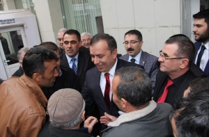 CEYLAN, M?LLETVEK?LL??? ADAYLI?INI AÇIKLADI AK PART? ÇORUM M?LLETVEK?L? ADAY ADAYI AHMET SAM? CEYLAN; ?YEN? TÜRK?YLE ÖZGÜRLÜ?ÜN VE KARDE?L???N TÜRK?YE?S? OLACAK? ?ÇORUM?A SEVDALIYIM VE ÇORUM?A H?ZMET ?Ç?N ADAYIM? ?YAPTIKLARIMIZ YAPACAKLARIMIZIN TEM?NATIDIR?