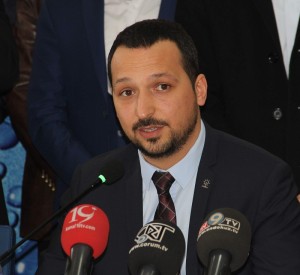 FINDIK, AK PART??DEN ADAY AK PART? ÇORUM M?LLETVEK?L? ADAY ADAYI SAL?H OSMAN FINDIK; ?ÇORUM HALKININ TÜRK?YE BÜYÜK M?LLET MECL?S?NDEK? GENÇ, D?NAM?K VE ENERJ? DOLU SES? OLMAK AMACIYLA BU H?ZMETE TAL?P OLDUM?