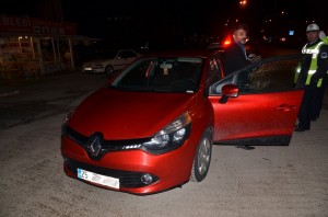 ÇALINTI KAYDI BULUNAN ARAÇLA PTS?NE TAKILINCA YAKALANDILAR