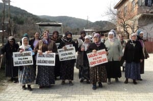 KÖYLÜ KADINLAR SA?LIKLI HAYAT ?Ç?N YÜRÜDÜ KARGI TOPLUM SA?LI?I MERKEZ??NDE GÖREVL? HEM??RE EDA SEZEN, ?YÜRÜYÜ?, KORONER KALP HASTALI?I VE FELÇ R?SK?N? DE AZALTIYOR?