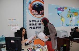 H?T?T, MEVLANA DE????M PROGRAMINDA TÜRK?YE?DE ÖNCÜ DÜNYANIN 22 FARKLI ÜLKES?NDEN 95 YABANCI UYRUKLU Ö?RENC?S? BULUNAN H?T?T ÜN?VERS?TES?, MEVLANA DE????M PROGRAMINDA DA TÜRK?YE?N?N EN BA?ARILI ÜN?VERS?TELER? ARASINDA YER ALIYOR H?T?T ÜN?VERS?TES? MEVLANA DE????M PROGRAMI KOORD?NATÖRÜ DOÇ. DR. ABDURRAHMAN ASAN: ?ANADOLU ÜN?VERS?TELER?NE ÖNCÜLÜK ED?YORUZ?