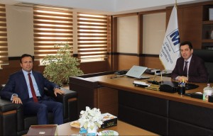 KARACA?DAN SMMMO?YA Z?YARET AK PART? ÇORUM M?LLETVEK?L? ADAY ADAYI AYHAN KARACA; ?MESLEK MENSUPLARININ SORUNLARINI PARLAMENTOYA TA?IYARAK ÇÖZÜMÜ NOKTASINDA ÇABA SARF EDECE??M?