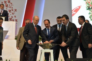 MHP 11. OLA?AN BÜYÜK KURULTAYI " NE ?BRETL?KT?R K?, BÖLÜCÜ HA?NLER NEVRUZ BAYRAMI?NI DA SAH?PLENMEKTED?R" ??MRALI CAN?S?N?N MESAJI OKUNACAKMI?. BEBEKLERE KUR?UN SIKAN B?R KAT?L?N NE D?YECE??, HANG? F?TNE VE FESAT SÖZLERE ?MZA ATACA?I GÜNLERD?R KONU?ULMAKTADIR? ?PKK S?LAH BIRAKMAMI?, S?LAHTAN VAZGEÇMEM??T?R VE BUNA DA N?YET? YOKTUR? ???MD? DE ÖCALAN?IN EMR? DO?RULTUSUNDA ?ZLEME HEYET? KURULMU?TUR. BU HEYET NEY? ?ZLEYECEK, NELER? SEYREDECEKT?R?? "ERDO?AN HER ?EY OLMU?TUR, HER ?EYE GÖNÜL VERM??T?R; AMA B?R TEK TÜRK OLAMAMI?, B?R TEK TÜRKLÜ?Ü ?Ç?NE S?ND?REMEM??T?R" "B?Z?MLE YÜRÜ TÜRK?YE?, NE MUTLU TÜRKÜM D?YENE"