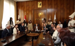 HUTTU?A HEYET? MECL?STE ÇORUM BO?AZKALE KAYMAKAMLI?I VE BELED?YE BA?KANLI?I KOORD?NES?NDE "KAD?M ANADOLU BA?KENT? HATTU?A'DAN MODERN ÇA?IN BA?KENT? ANKARA'YA" SLOGANIYLA TUR?ZM HAFTASI ETK?NL?KLER? ÖNCES?NDE BA?KENT ANKARA'YI HATTU?A'YA DAVET ETMEK ÜZERE ANKARA'YA GELEN HATTU?A HEYET? MECL?S? Z?YARET ETT? MECL?S ?DARE AM?R? ÇORUM M?LLETVEK?L? SAL?M USLU: ?S?YASET ?LE KÜLTÜRÜ B?RB?R?NDEN AYIRMADAN, UYUM ?Ç?NDE B?R ÇALI?MA YAPMAMIZ HAL?NDE ÇORUM?UN TUR?ZM POTANS?YEL?NDEN HAK ETT??? ?MKANLARI B?RAN ÖNCE KULLANAB?LECE??NE ?NANIYORUZ, YEN? DÖNEMDE HATTU?A ?SM?NE DÖNÜLMES? KONUSUNDA DESTE??N?ZE ?HT?YACIMIZ VAR? MHP GRUP BA?KANVEK?L? OKTAY VURAL: ?TUR?ZM AÇISINDAN YAPTI?IMIZ BU ÇALI?MALAR B?Z?M NASIL B?R MEDEN?YETE SAH?P OLDU?UMUZU, NASIL BURAYI VATANLA?TIRDI?IMIZIN KIYMET?N?N B?L?NMES? AÇISINDAN ÇOK ÖNEML?, BO?AZKÖY, BO?AZKALE BUNLAR DA GÜZEL ?S?MLER? AK PART? GRUP BA?KANVEK?L? NAC? BOSTANCI: ?GELECEK DÖNEMDE BU YÖNDE ÖNEML? B?R ADIM OLARAK ?N?ALLAH HATTU?A ?SM? KONULUR ORAYA?