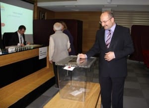 H?T?T ÜN?VERS?TES?'NDE REKTÖRLÜK SEÇ?MLER? YAPILDI REKTÖR PROF. DR. DR. REHA MET?N ALKAN 181 OY ALDI