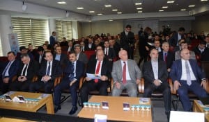 KATILIM BANKACILI?ININ GELECE?? MASAYA YATIRILDI Z?RAAT KATILIM BANKASI MAYIS?TA FAAL?YETE GEÇ?YOR H?T?T ÜN?VERS?TES? REKTÖRÜ PROF.DR. REHA MET?N ALKAN: ?TÜRK?YE, KATILIM BANKACILI?I PAYINDAN GEREKEN PASTAYI ALMALI? ?SLAM HUKUKU PROFESÖRÜ HAYRETT?N KARAMAN; ?KATILIM BANKACILI?INDA YEN? UFUKLARA AÇILMAK ?Ç?N ?Y? YET??M?? ELEMANLAR ?ST?HDAM ED?LMEL?? Z?RAAT KATILIM BANKASI GENEL MÜDÜRÜ OSMAN ARSLAN; ?KATILIM BANKAMIZ MAYIS AYINDA FAAL?YETE GEÇ?YOR KATILIM BANKAMIZ YEN? B?R S?NERJ? OLU?TURACAK? TÜRK?YE CUMHUR?YET? MERKEZ BANKASI BA?KAN YARDIMCISI NECAT? ?AH?N: ?KATILIM BANKALARI F?NANSAL S?STEM AÇISINDAN ÖNEM ARZ ED?YOR?