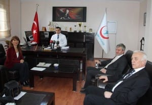 UZMANLARDAN KENE UYARISI H?T?T ÜN?VERS?TES? E??T?M VE ARA?TIRMA HASTANES? YÖNET?C?S? YRD. DOÇ. DR. S?NAN ZEH?R; ?KENE HAF?FE ALINMAMALI, TEDB?RDE ELDEN BIRAKILMAMALI? ENFEKS?YON HASTALIKLARI VE KL?N?K M?KROB?YOLOJ? ANAB?L?M DALI Ö?RET?M GÖREVL?S? PROF. DR. NURCAN BAYKAM; ?B?Z?M KENE ZARARSIZDIR G?B? B?R ANLAYI? YANLI? B?R ANLAYI??
