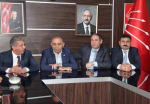 CHP?L? TEK?N, BAKAN ??M?EK??N AÇIKLAMALARINA CEVAP VERD? PART?S?N?N ÇORUM?DAK? ADAY TANITIM TOPLANTISINA KATILAN CHP GENEL SEKRETER? GÜRSEL TEK?N: ?CHP?N?N PROJELER?NE YÖNEL?K ELE?T?R?LEN SADECE PARA EKSENL? OLDU? ?PROJELER?M?Z BÜTÇEYE SADECE 50 M?LYAR YÜK GET?R?YOR. K?ME VERECE??Z BU 50 M?LYARI, BU ÜLKEN?N ASL? UNSURLARI OLAN VATANDA?LARA VERECE??Z? ?BU PARALARIN TAMAMI VAR, FAZLASI VAR. MAL?YE BAKANI ÇOK MERAK ED?YORSA HANG? KANAL ?ST?YORSA CHP KADROLARI BU EKONOM? PROGRAMI HAZIRLAYANLAR HAZIRDIR HODR? MEYDAN D?YORUZ? ?CHP ?KT?DAR OLACAKTIR, VATANDA?IMIZIN BU HEYECANI CO?KUSU CHP?Y? ?KT?DAR EDECEKT?R"