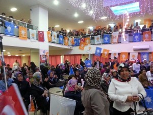 AK PART??DEN SUNGURLU ÇIKARMASI AK PART? ÇORUM ?L BA?KANI RUM? BEK?RO?LU; ?ROTAMIZI H?Ç DE???T?RMED?K, VATANA H?ZMET DAVASININ OLDU?U BU ROTA AK PART?'N?N BU M?LLETE OLU?TURDU?U GELECE??N ROTASIDIR?