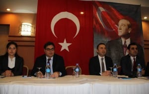 B?L?M, SANAY? VE TEKNOLOJ? BAKANLI?I BÖLGE TOPLANTISI ÇORUM?DA YAPILDI B?L?M, SANAY? VE TEKNOLOJ? ÇORUM ?L MÜDÜRÜ MURAT OCAK; ?REKABET GÜCÜNÜN, ÜLKELER?N EKONOM?K KALKINMI?LI?ININ VE TOPLUMSAL REFAH SEV?YES?N?N B?R GÖSTERGES? HAL?NE GELD??? 21. YÜZYILDA, TÜM ÜLKELER KIYASIYA B?R YARI? ?Ç?NDE? ÇORUM VAL?S? AHMET KARA; ?28 ?UBAT SÜREC?YLE B?RL?KTE ANADOLU SERMAYES?N?N ÖNÜ KES?LMEYE ÇALI?ILDI?