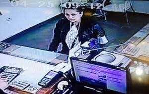 YOZGAT?TA KADIN HIRSIZ ÜZER?NDE 100 B?N L?RA DE?ER?NDE ALTINLA YAKALANDI