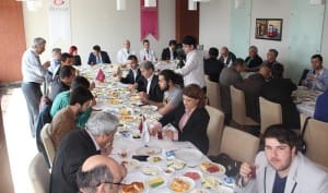MED?KAR HASTANES? YEN? HEDEFLER?N? AÇIKLADI BOYACIO?LU BASINLA B?R ARAYA GELD? ÖZEL MED?KAR HASTANES? BA?HEK?M? VE GENEL MÜDÜRÜ  OP. DR Z?YA BOYACIO?LU: ?YEN? H?ZMETLER GET?RECE??Z?