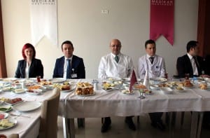 MED?KAR HASTANES? YEN? HEDEFLER?N? AÇIKLADI BOYACIO?LU BASINLA B?R ARAYA GELD? ÖZEL MED?KAR HASTANES? BA?HEK?M? VE GENEL MÜDÜRÜ  OP. DR Z?YA BOYACIO?LU: ?YEN? H?ZMETLER GET?RECE??Z?