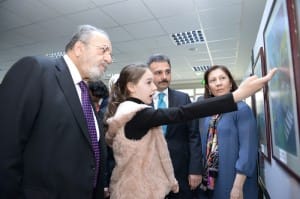 SAYGI?YI RESMETT?LER ÇORUM BELED?YES? GENÇL?K MERKEZLER? TARAFINDAN TÜRK?YE GENEL?NDE DÜZENLENEN ?SAYGI? KONULU RES?M YARI?MASI RES?M SERG?S? AÇILI?I VE ÖDÜL TÖREN? YAPILDI ÇORUM BELED?YE BA?KANI MUZAFFER KÜLCÜ; ?TÜRK?YE, 2023 HEDEF?NE GENÇLERLE ULA?ACAK?