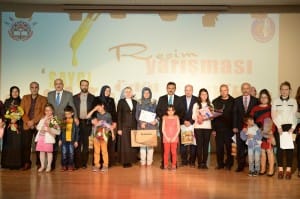 SAYGI?YI RESMETT?LER ÇORUM BELED?YES? GENÇL?K MERKEZLER? TARAFINDAN TÜRK?YE GENEL?NDE DÜZENLENEN ?SAYGI? KONULU RES?M YARI?MASI RES?M SERG?S? AÇILI?I VE ÖDÜL TÖREN? YAPILDI ÇORUM BELED?YE BA?KANI MUZAFFER KÜLCÜ; ?TÜRK?YE, 2023 HEDEF?NE GENÇLERLE ULA?ACAK?