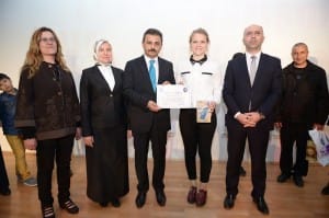 SAYGI?YI RESMETT?LER ÇORUM BELED?YES? GENÇL?K MERKEZLER? TARAFINDAN TÜRK?YE GENEL?NDE DÜZENLENEN ?SAYGI? KONULU RES?M YARI?MASI RES?M SERG?S? AÇILI?I VE ÖDÜL TÖREN? YAPILDI ÇORUM BELED?YE BA?KANI MUZAFFER KÜLCÜ; ?TÜRK?YE, 2023 HEDEF?NE GENÇLERLE ULA?ACAK?