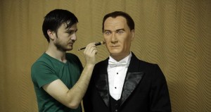 HEYKELTIRA? KAPLAN ALANYA'DAK? ÜNLÜLER MÜZES? ?Ç?N ATATÜRK HEYKEL? YAPTI ÇORUM'LU HEYKELTIRA? KER?M KAPLAN: "LONDRA?DAK? ÜNLÜ MADAME TUSSAUDS MÜZES?NDE SERG?LENEN HEYKEL ATATÜRK'E BENZEM?YOR"