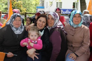 AK PART?L? CER?TO?LU, HALKLA BULU?MAYA DEVAM ED?YOR AK PART? ÇORUM M?LLETVEK?L? ADAYI LÜTF?YE ?LKSEN CER?TO?LU KURT; ?M?LLETLE KO?MAYA DEVAM EDECE??Z?