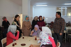 AK PART?L? CER?TO?LU, HALKLA BULU?MAYA DEVAM ED?YOR AK PART? ÇORUM M?LLETVEK?L? ADAYI LÜTF?YE ?LKSEN CER?TO?LU KURT; ?M?LLETLE KO?MAYA DEVAM EDECE??Z?