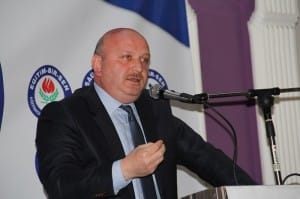 MEMUR SEN?DEN ?2023 TÜRK?YES? VE KURULMAK ?STENEN TUZAKLAR? KONFERANSI ESK? BBP GENEL BA?KANI YALÇIN TOPÇU; ? M?LL? VE ÜN?TER B?R DEVLET, TEK MECL?S, TEK BA?KAN. ALLAH'IN ?ZN?YLE ONDAN SONRA B?Z?M ÖNÜMÜZÜ ALAMAZLAR? YERL? DÜ?ÜNCE DERNE?? BA?KANI VE ESK? BBP GENEL BA?KAN YARDIMCISI MET?N GÜNDO?DU; ?M?LL? B?R ?TT?FAK DED???N?Z M?LL? B?R ?KT?DARA KAR?I KURULMAZ, GAYR? M?LL? ?KT?DARLARA KAR?I OLUR?