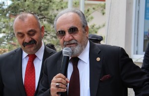 AK PART? ÇORUM M?LLETVEK?L? VE TBMM ?DARE AM?R? SAL?M USLU; ?DEVLET?N ALTERNAT?F? Z?LLETT?R? ?PARALEL DEVLETLER, PARALEL BAYRAKLAR, PARALEL YARGILAR, PARALEL HSYK?LAR ASLA DEVLET?N ALTERNAT?F? OLMAZ " "BU YAPAY YAPILAR ?ÇER?DE VE DI?ARDA TÜRK?YE?N?N ÖNÜNÜ KESMEYE VE MECALS?Z KILMAYA ÇALI?IYORSA BUNA DA B?Z MÜSAADE ETMEY?Z? ?TÜRK?YE?N?N GÜÇLENMES? B?R?LER?N?N KALP VE AKIL SAGLI?I R?TM?N? BOZUYOR?