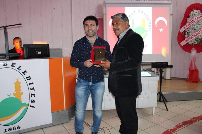 DÜNYA ?AMP?YONLARI BA?ARI H?KAYELER?N? ANLATTI