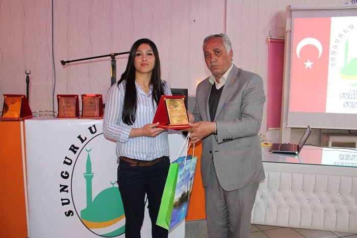 DÜNYA ?AMP?YONLARI BA?ARI H?KAYELER?N? ANLATTI