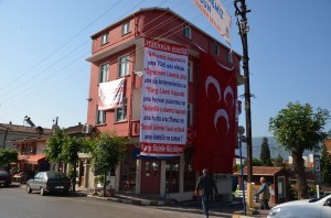 KARGI?DA MHP?DEN AK PART?YE ?TE?EKKÜRLÜ? PROTESTO