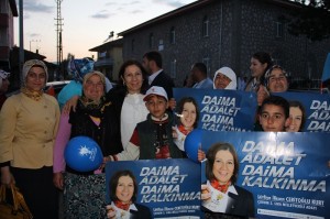 CER?TO?LU?NA DÜVENC??DEN DESTEK AK PART? ÇORUM M?LLETVEK?L? ADAYLI ?LKSEN CER?TO?LU; ?M?LLET BO? VAATLERE PR?M VERMEYECEK?