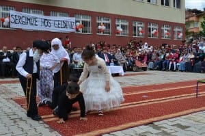 ?SK?L?P'TE YIL SONU SERG?S?