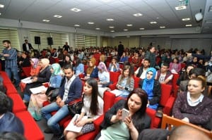 H?T?T ÜN?VERS?TES?'NDEN 'SÖZDEN NOTAYA ???R?N MÜZ?KLE YOLCULU?U' KONULU SÖYLE??