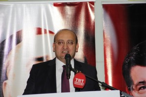 BA?BAKAN YARDIMCISI AKDO?AN: "YEN? TÜRK?YE'DE SADECE M?LLET?N DED??? OLACAK" BA?BAKAN YARDIMCISI YALÇIN AKDO?AN: ?YEN? TÜRK?YE?DE DER?N DEVLET YAPILANMALARINA YER YOK, PARALEL DEVLET YAPILANMALARINA YER YOK, KCK YAPILANMALARINA, MAFYA YAPILANMALARINA YER YOK? ?YEN? TÜRK?YE?DE SADECE M?LLET?N DED??? OLACAK. BU ?ER CEPHES?N?N, KARANLIK ODAKLARININ DED??? OLMAYACAK? ?HDP?N?N BARAJI GEÇMES?N? DEMOKRAS? ADINA TEHL?KE OLARAK GÖRÜYORUM?