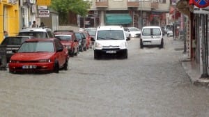 SA?ANAK YA?I? ÇORUM?DA HAYATI FELÇ ETT? CADDELER ADETA GÖLE DÖNDÜ