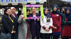 CER?TO?LU ?HL Ö?RENC?LER?N?N KERMES?NE KATILDI