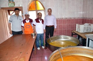 (ÖZEL HABER) ÇORUM?DA 585 YILLIK RAMAZAN GELENE?? ?MARETHANEDE GÜNLÜK 250 A?LEYE SAHUR VE ?FTAR YEME?? VER?L?YOR OSMANCIK BELED?YE BA?KANI HAMZA KARATA?: ?ATALARIMIZIN BA?LATTI?I GELENE?? YA?ATMAYA ÇALI?IYORUZ?