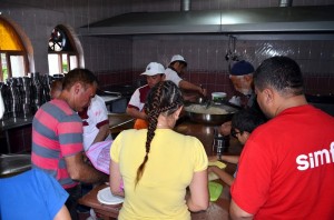 (ÖZEL HABER) ÇORUM?DA 585 YILLIK RAMAZAN GELENE?? ?MARETHANEDE GÜNLÜK 250 A?LEYE SAHUR VE ?FTAR YEME?? VER?L?YOR OSMANCIK BELED?YE BA?KANI HAMZA KARATA?: ?ATALARIMIZIN BA?LATTI?I GELENE?? YA?ATMAYA ÇALI?IYORUZ?