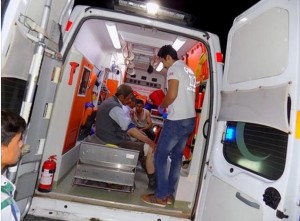 ÇATIDA MAHSUR KALAN KARGAYI ?TFA?YE KURTARDI