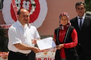 Ç?LEK B?R KÖYÜN KADER?N? DE???T?RD? Ç?LEK ÜRET?M?YLE B?RL?KTE KÖYDEN KENTE GÖÇ ÖNLEND? GIDA TARIM VE HAYVANCILIK ?L MÜDÜRÜ ERKAN ELFAZ ERM??: ?200 DÖNÜM Ç?LEK BAHÇES?YLE KÖYÜN KADER? DE???T??