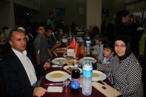 MÜS?AD ÇORUM ?UBES??NDEN ?FTAR YEME?? AK PART? ÇORUM M?LLETVEK?L? ?LKSEN CER?TO?LU KURT; ?TEK GAYEM?Z ÇORUM?A H?ZMET, K?M ÇORUM?A KATMA DE?ER SA?LARSA B?Z ONUN HER ZAMAN YANINDAYIZ?