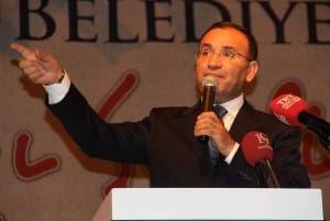 BEK?R BOZDA?, ÇORUM?DA HALK ?FTARINA KATILDI ESK? ADALET BAKANI BEK?R BOZDA?: ?M?LLET?N TAL?MATINA HEP?M?Z?N UYMASI LAZIM. ?N?ALLAH BU SÜREÇ SONUNDA M?LLET?N TAL?MATI DO?RULTUSUNDA YEN? HÜKÜMET?M?Z GEC?KMEDEN KURULUR? ?K?M TÜRK?YE HERHANG? B?R TERÖR ÖRGÜTÜNE YARDIM ED?YOR D?YORSA BU BÜYÜK B?R ?FT?RADIR? ?TÜRK?YE DAE? TERÖR ÖRGÜTÜNE KAR?I DA EN D?K DURAN, YAPMASI GEREKENLER? YAPAN B?R ÜLKED?R?