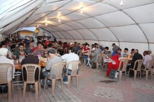 BA?KAN ?AH?NER ?FTAR ÇADIRINDA ODA BA?KANLARI, MUHTAR VE VATANDA?LARLA BULU?TU