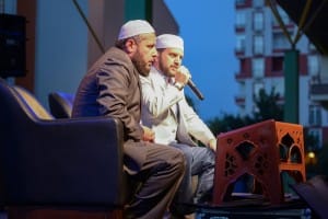 ÇORUM BELED?YES??N?N SON MAHALLE ?FTARI M?MAR S?NAN?DA KURULDU M?MAR S?NAN?DAK? ?FTAR PROGRAMINA KATILAN BA?KAN KÜLCÜ, HALKLA BULU?TU ÇORUM BELED?YE BA?KANI MUZAFFER KÜLCÜ; ?25 B?N KARDE??M?ZLE MUHABBET SOFRALARINDA BULU?TUK? ?SON ?K? YILDA 6 B?N 650 YET?ME BAYRAMLIK HED?YES? VERD?K? ??ER ODAKLARI EL ELE VERD?LER BU ÜLKEDEK? HUZURU, B?RL???, D?RL??? KARDE?L??? BOZMAK ?Ç?N ÇOK ÇALI?IYORLAR. ??MD?YE KADAR MUVAFFAK OLAMADILAR. ?N?ALLAH BUNDAN SONRADA OLMASINLAR?