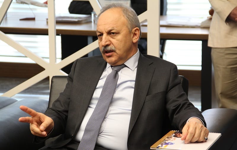 BAKAN ERDEM?DEN ANKARA?DAK? PATLAMA ?LE ?LG?L? AÇIKLAMA ÇALI?MA VE SOSYAL GÜVENL?K BAKANI AHMET ERDEM: ?ANKARA?DAK? PATLAMADA HAYATINI KAYBEDENLER ?EH?T STATÜSÜNDE DE??L, TERÖR MA?DURU? ?TERÖRE BULA?ANLAR VARSA BU KANUNLARDAN YARARLANAMAYACAK?