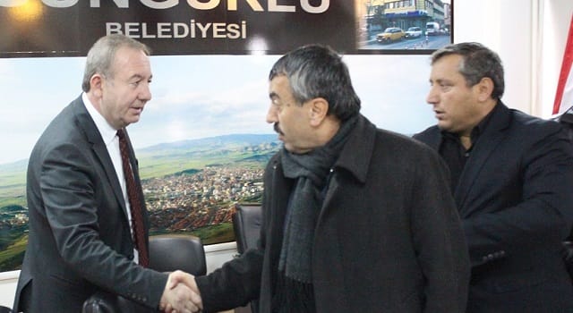 BA?KAN ?AH?NER MUHTARLARLA B?R ARAYA GELD?